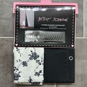 NWT Fabric 14pc Black & White Floral Shower Curtain Set by Betsey Johnson